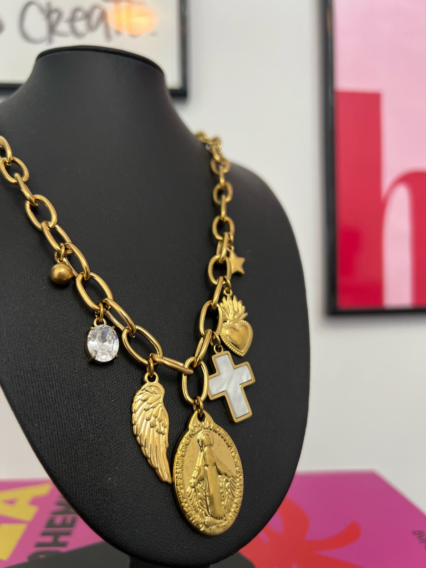 COLLAR VIRGIN CROSS