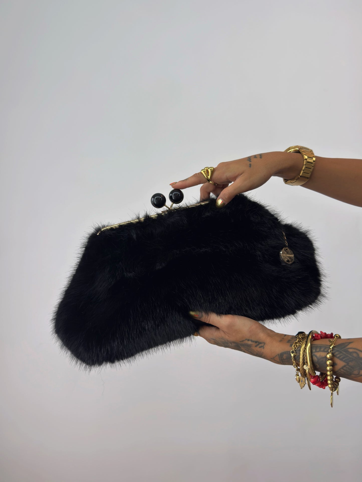 MAXI CLUTCH FLUFFY BLACK KASSANDRA