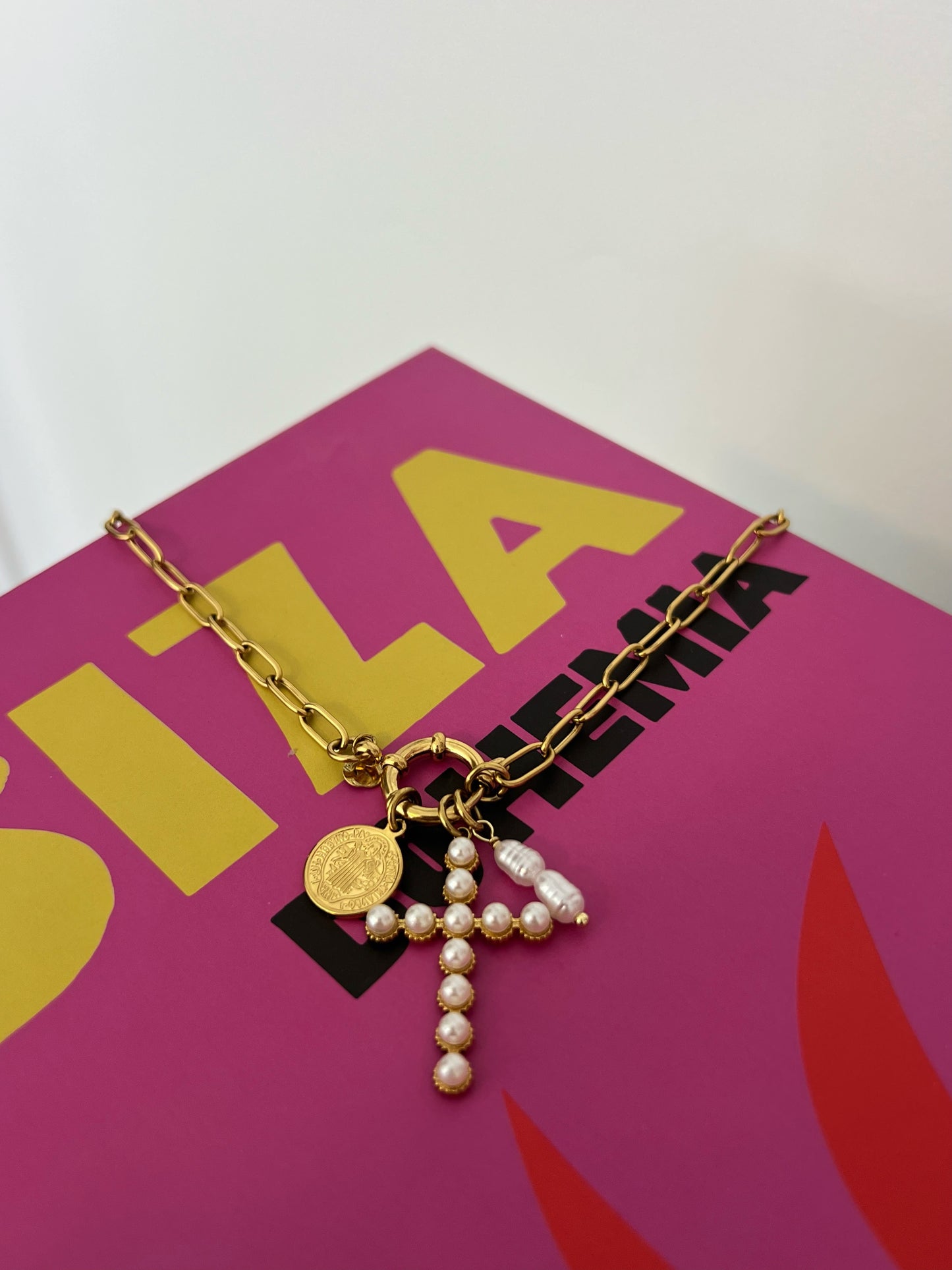 COLLAR PEARL CROSS