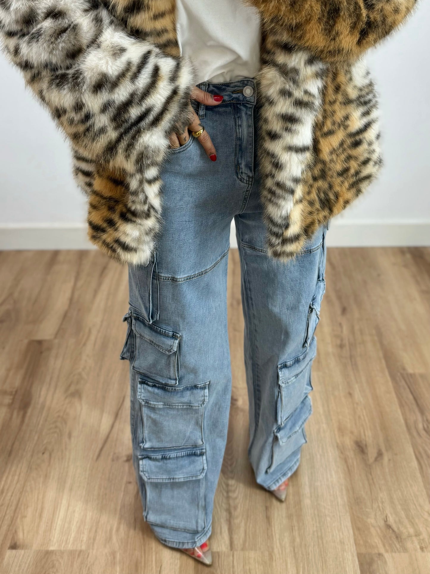 JEANS CARGO POCKETS