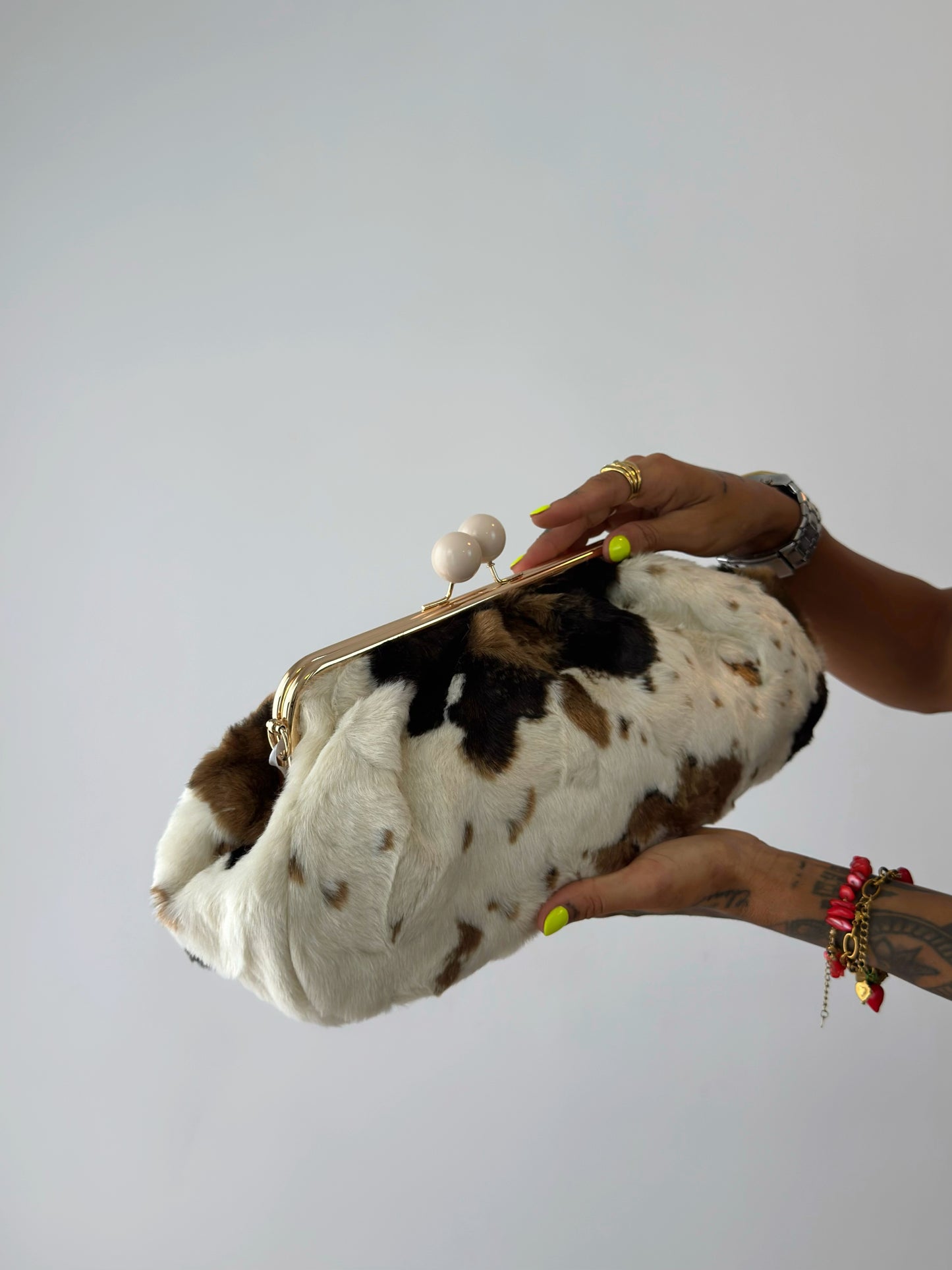 CLUTCH PREMIUM COW