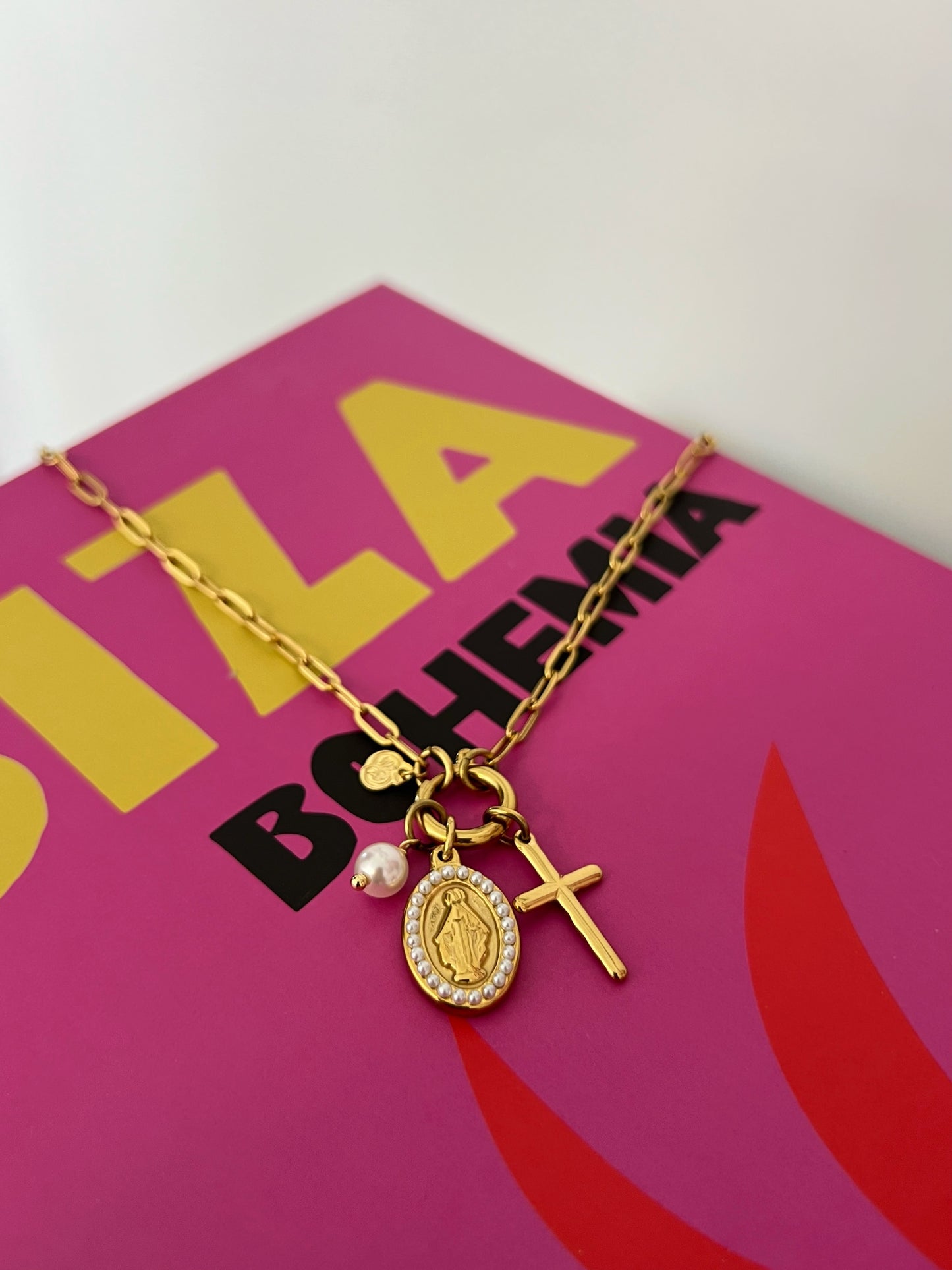 COLLAR PEARL VIRGIN