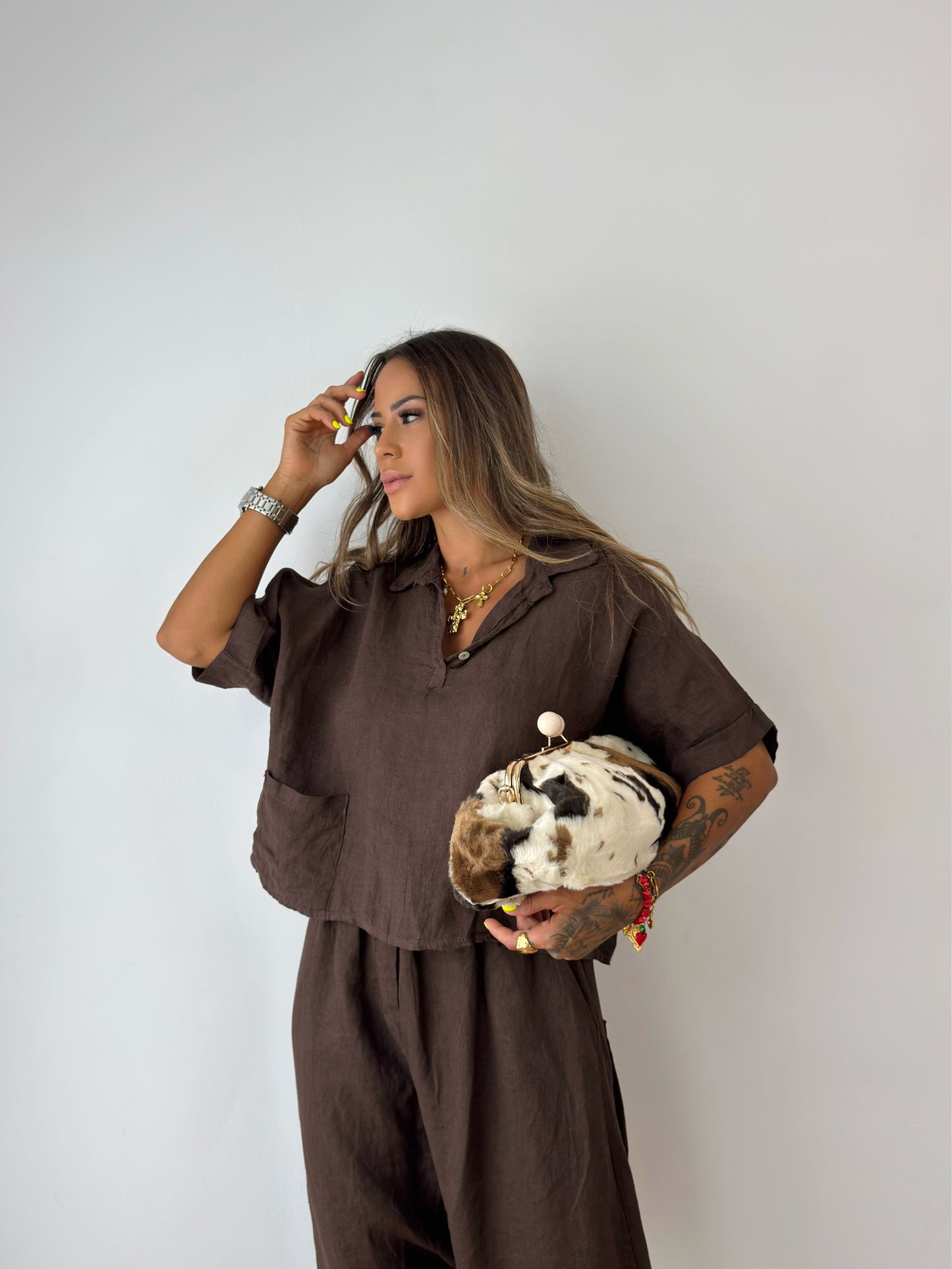 CAMISA CROPPED PURO LINO ROURI BROWN