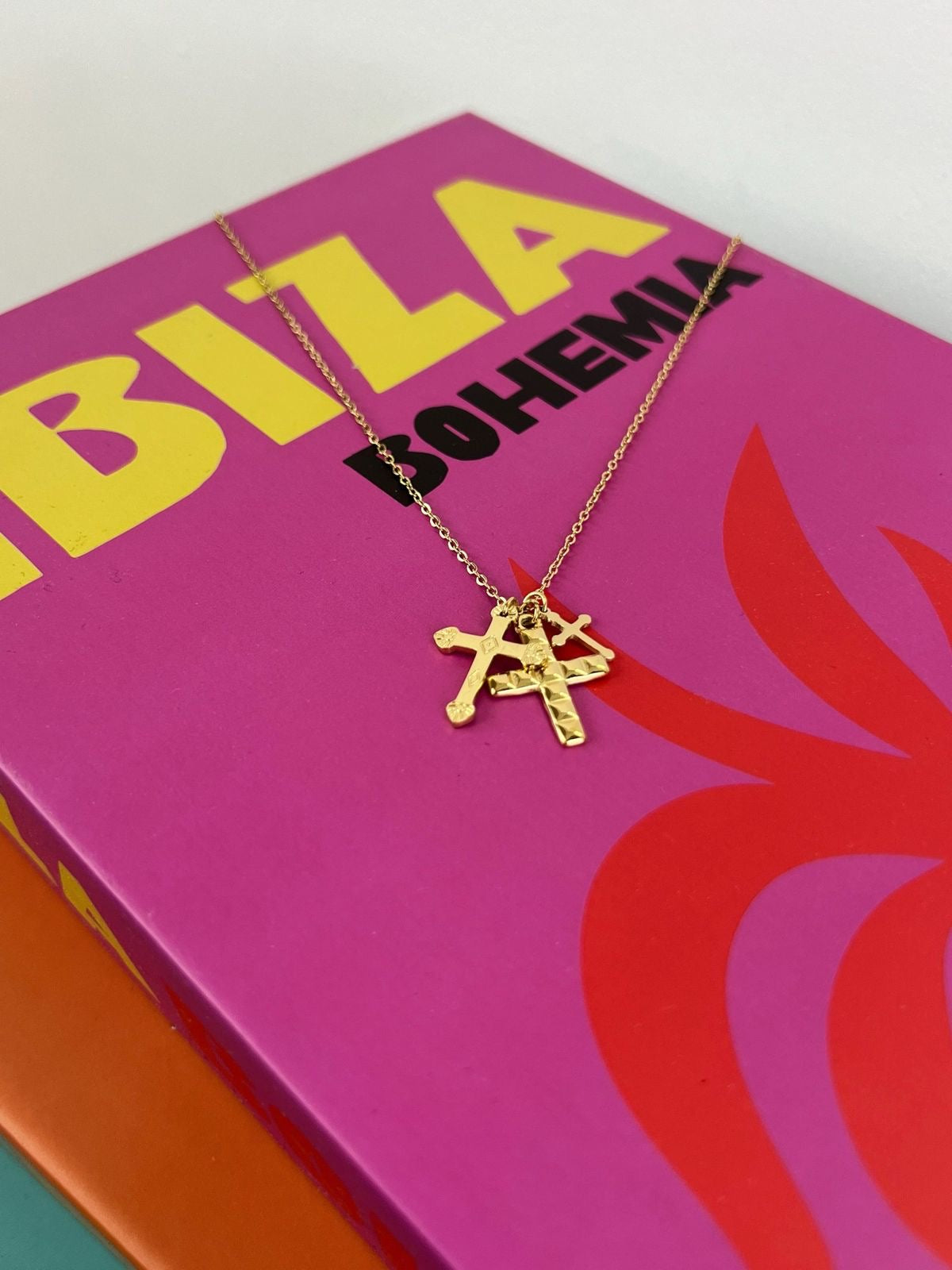 COLLAR TRIPLE CROSS