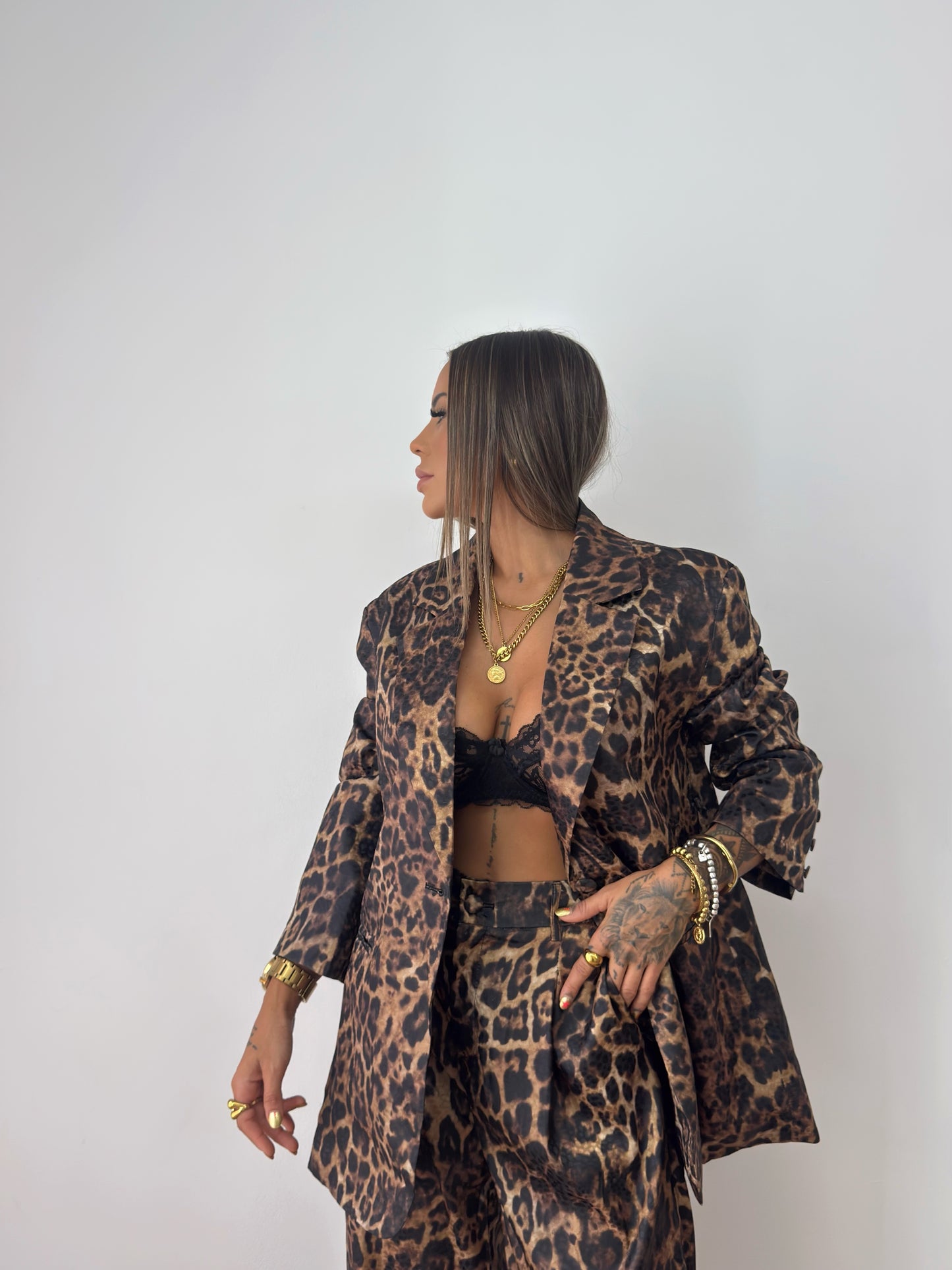TRAJE PREMIUM LEO TYPE