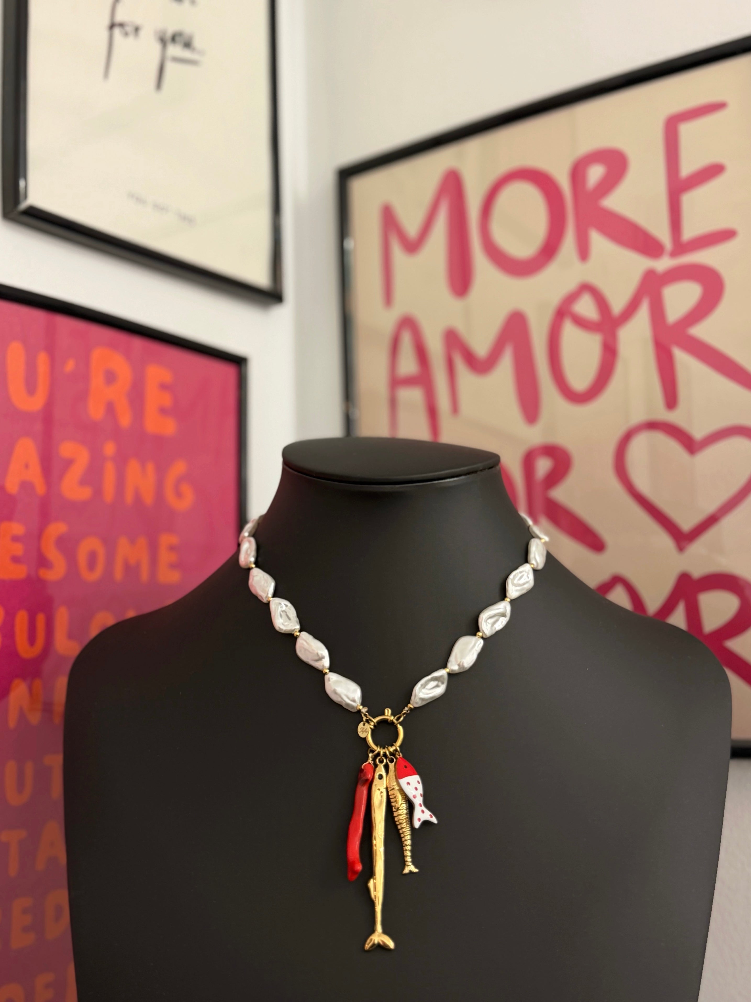 COLLAR PEARL FISH