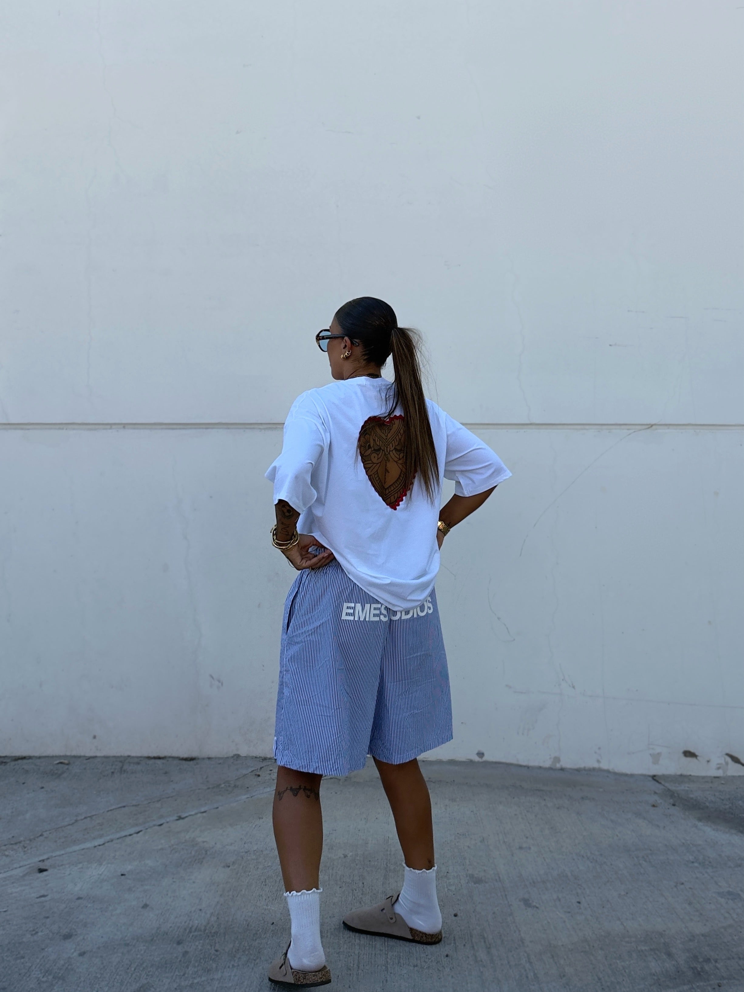 CAMISETA OVER PREMIUM BACK HEART WHITE
