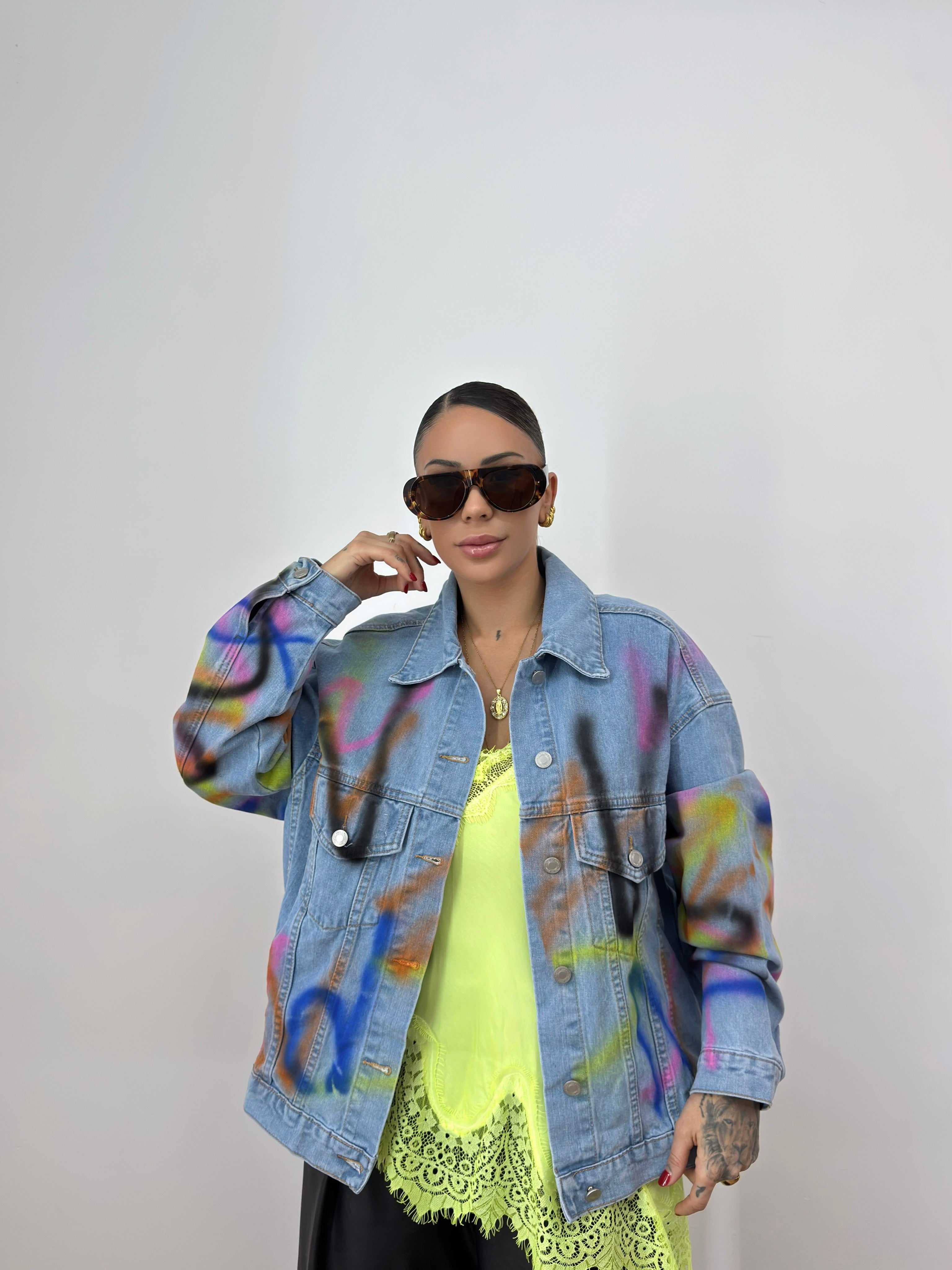 CHAQUETA OVER DENIM PREMIUM GRAFFITI