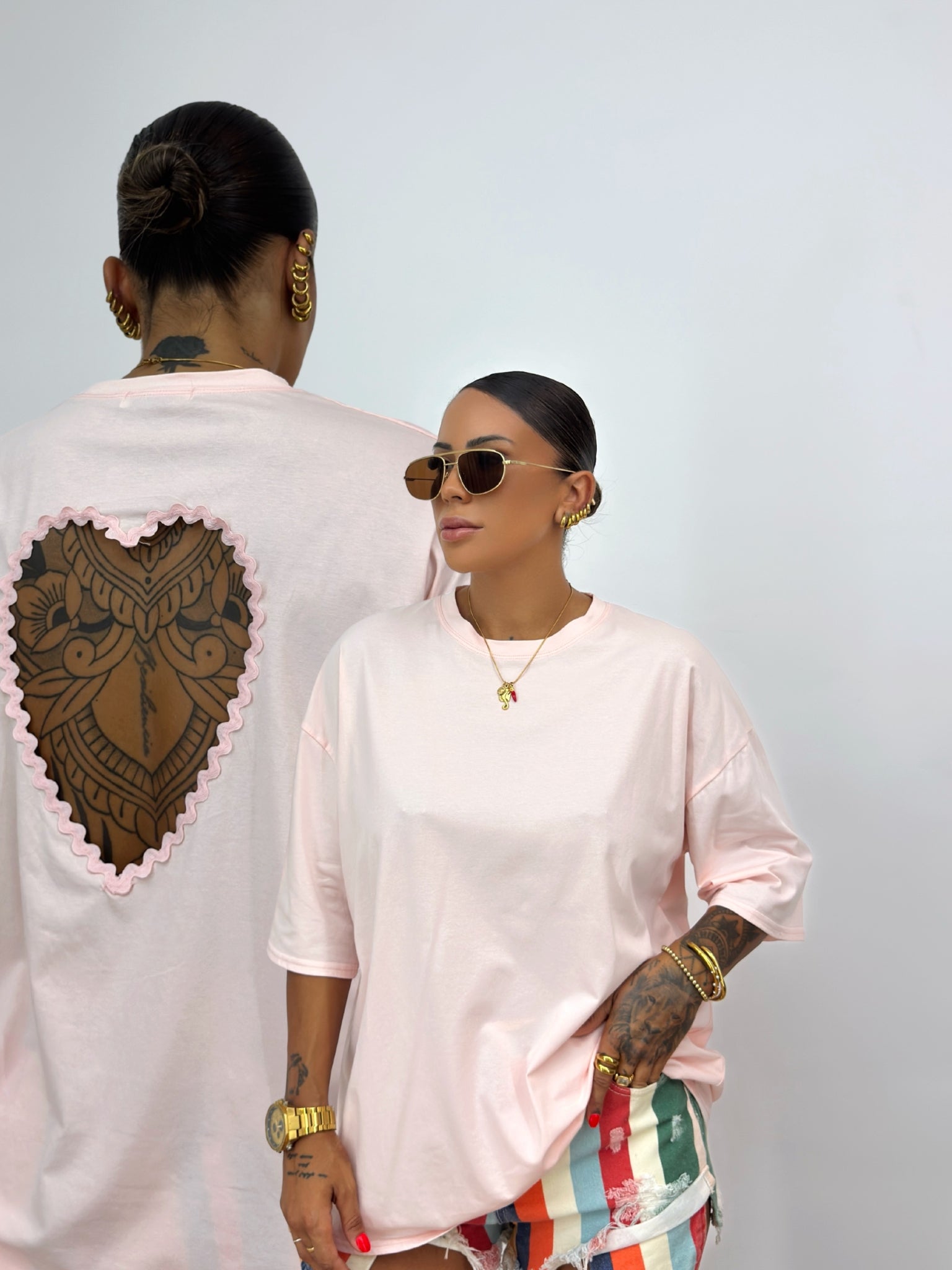 CAMISETA OVER PREMIUM BACK HEART PINK