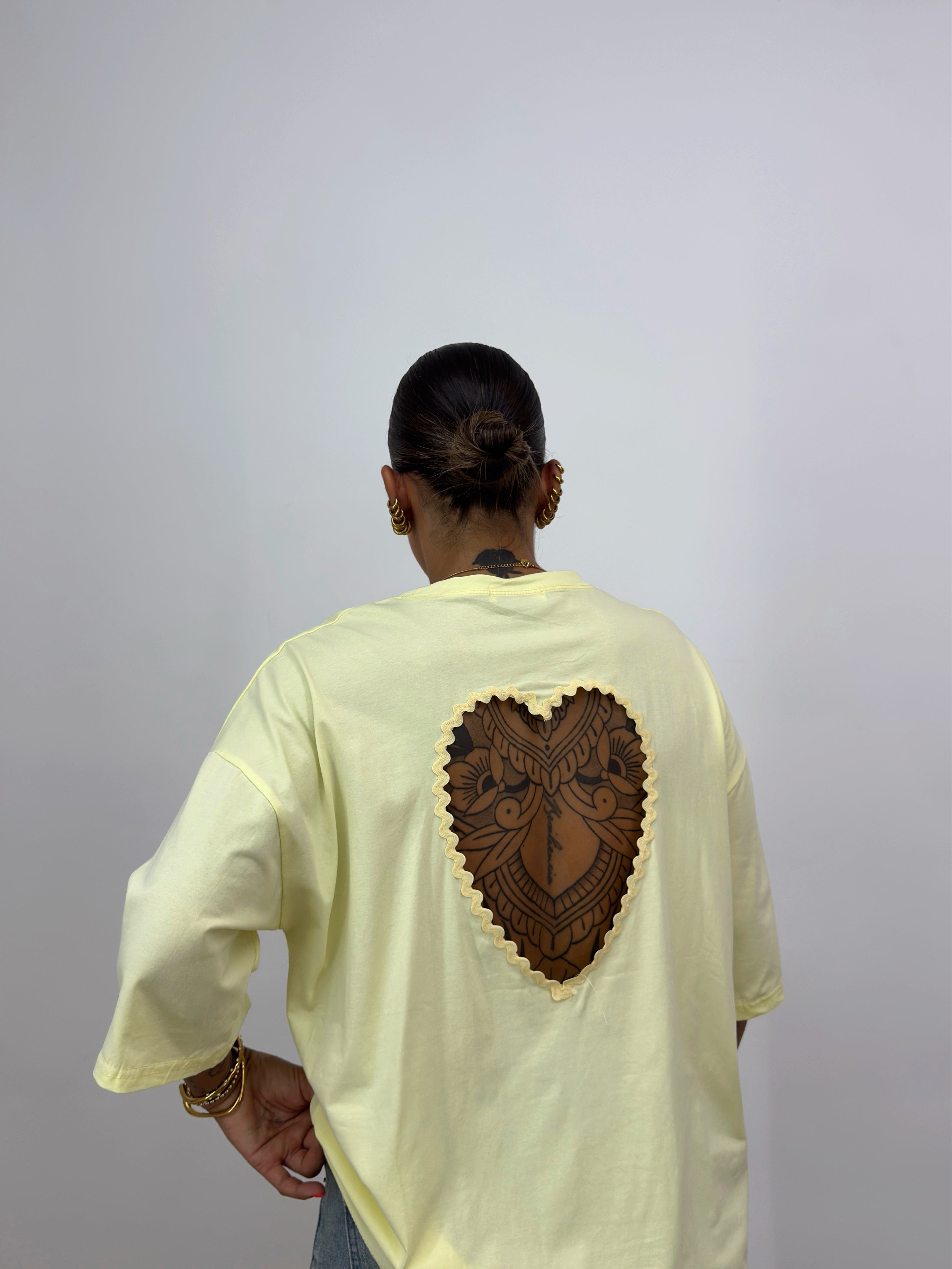 CAMISETA OVER PREMIUM BACK HEART YELL