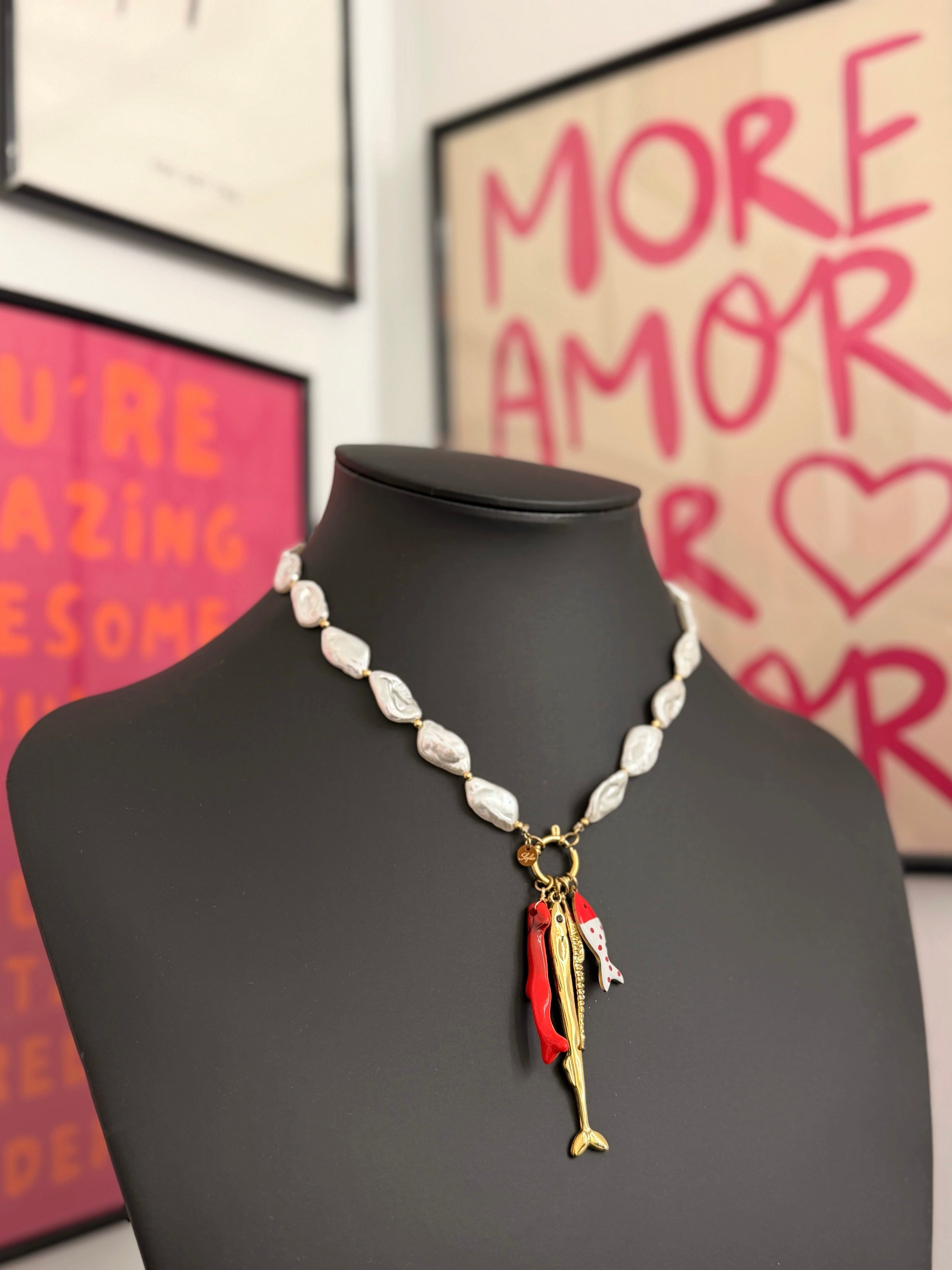COLLAR PEARL FISH