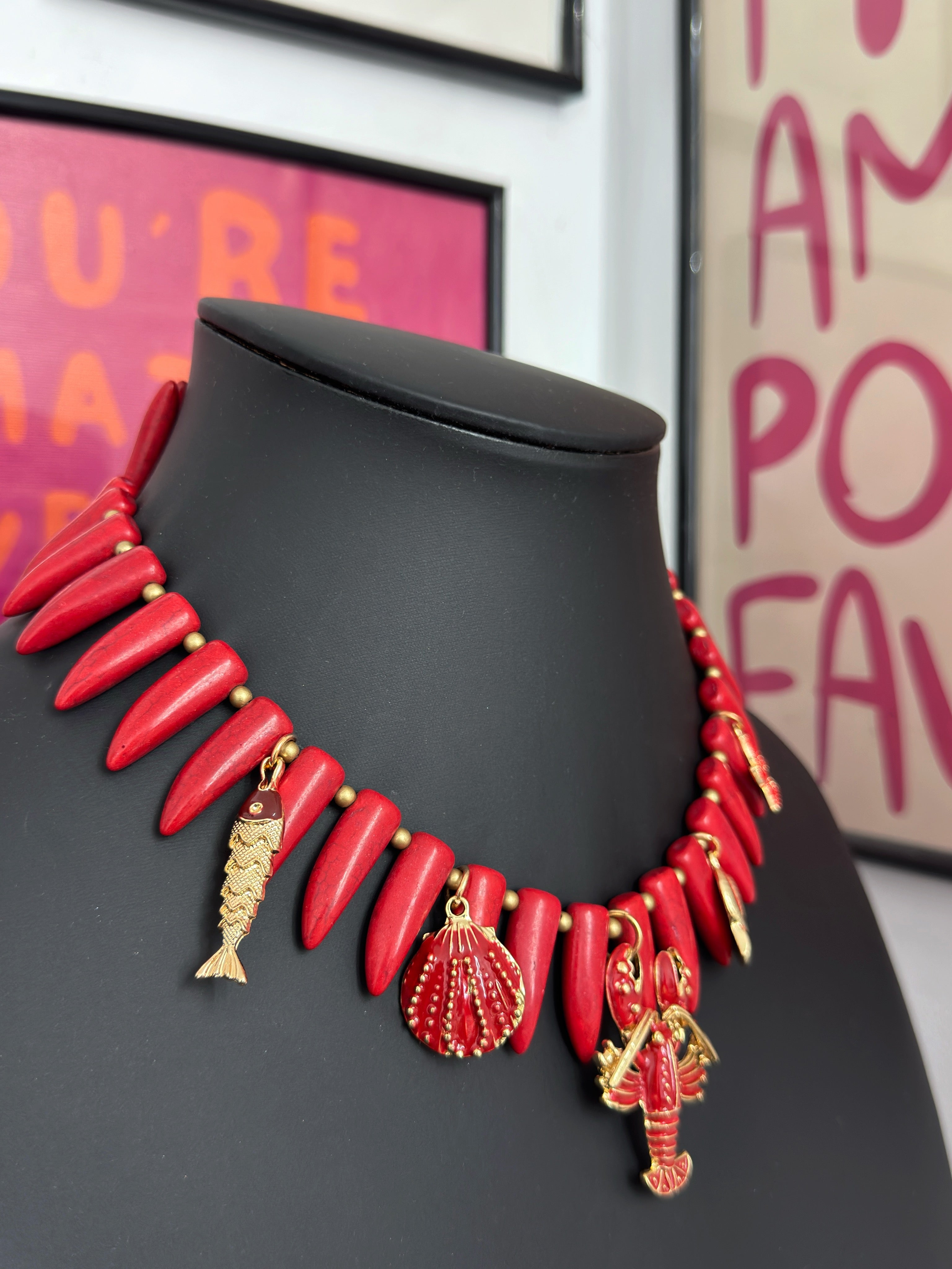 COLLAR TUSK LOBSTER