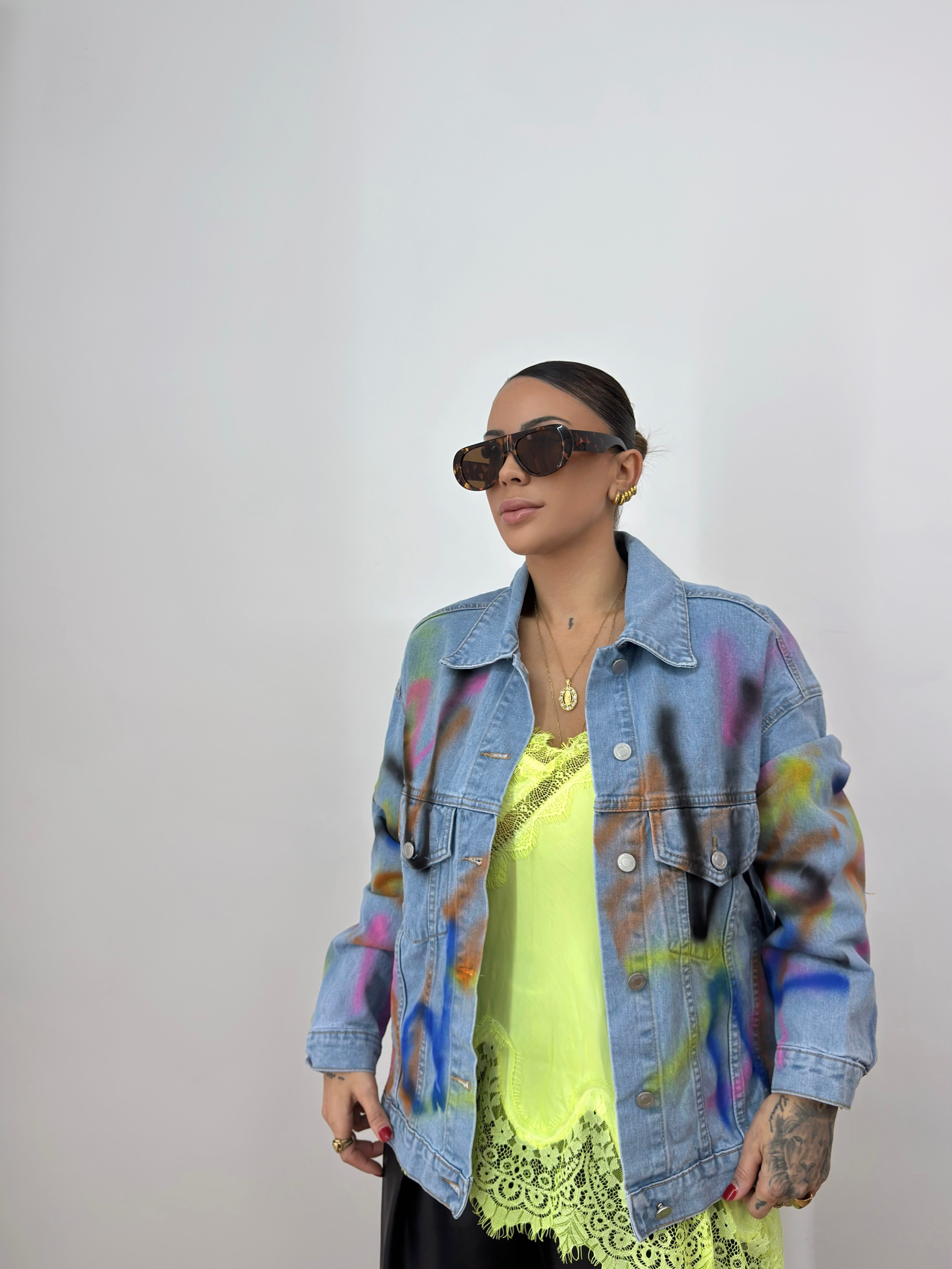 CHAQUETA OVER DENIM PREMIUM GRAFFITI
