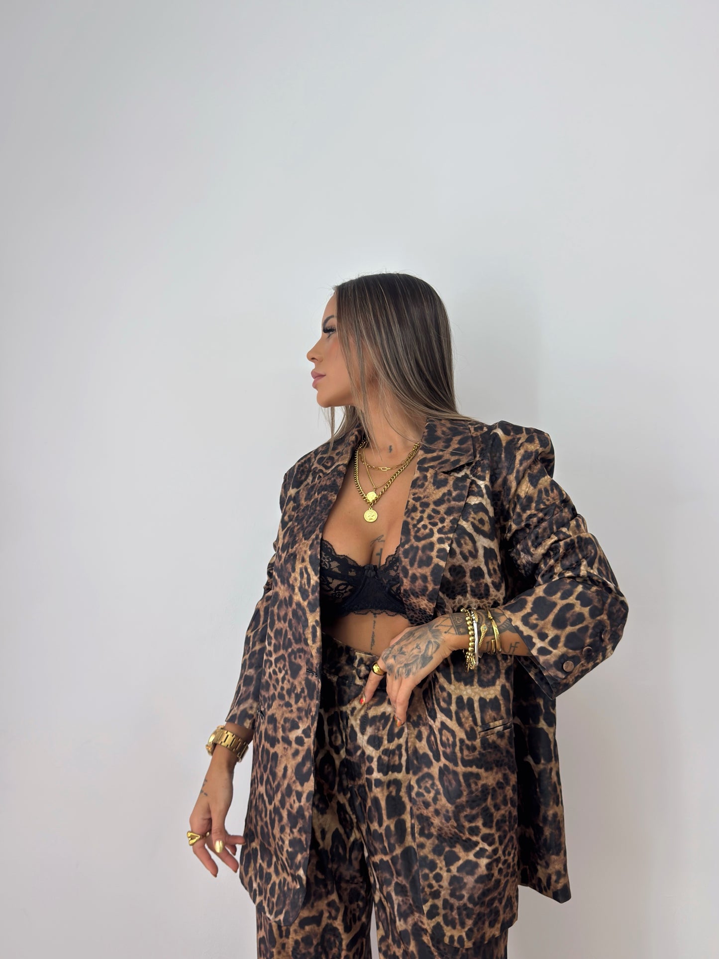 TRAJE PREMIUM LEO TYPE