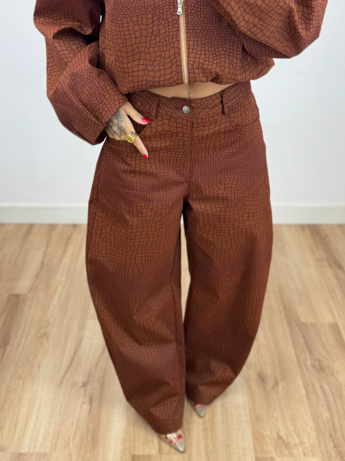 PANTALÓN CROCO LUMINA MOHO