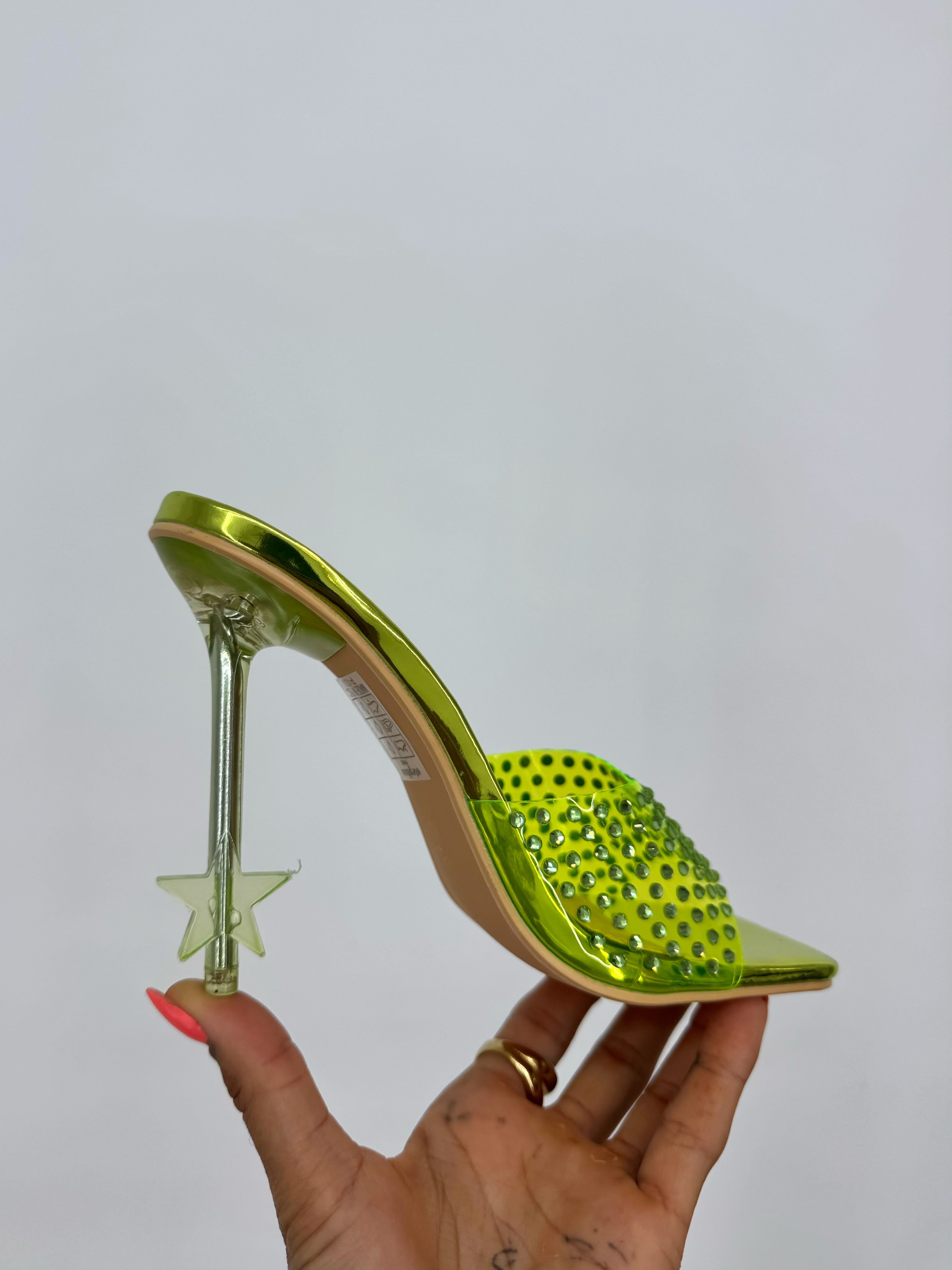 MULES TACÓN FLÚOR STRASS