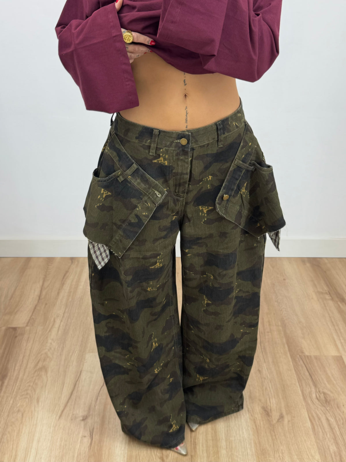 JEANS OVER CAMO