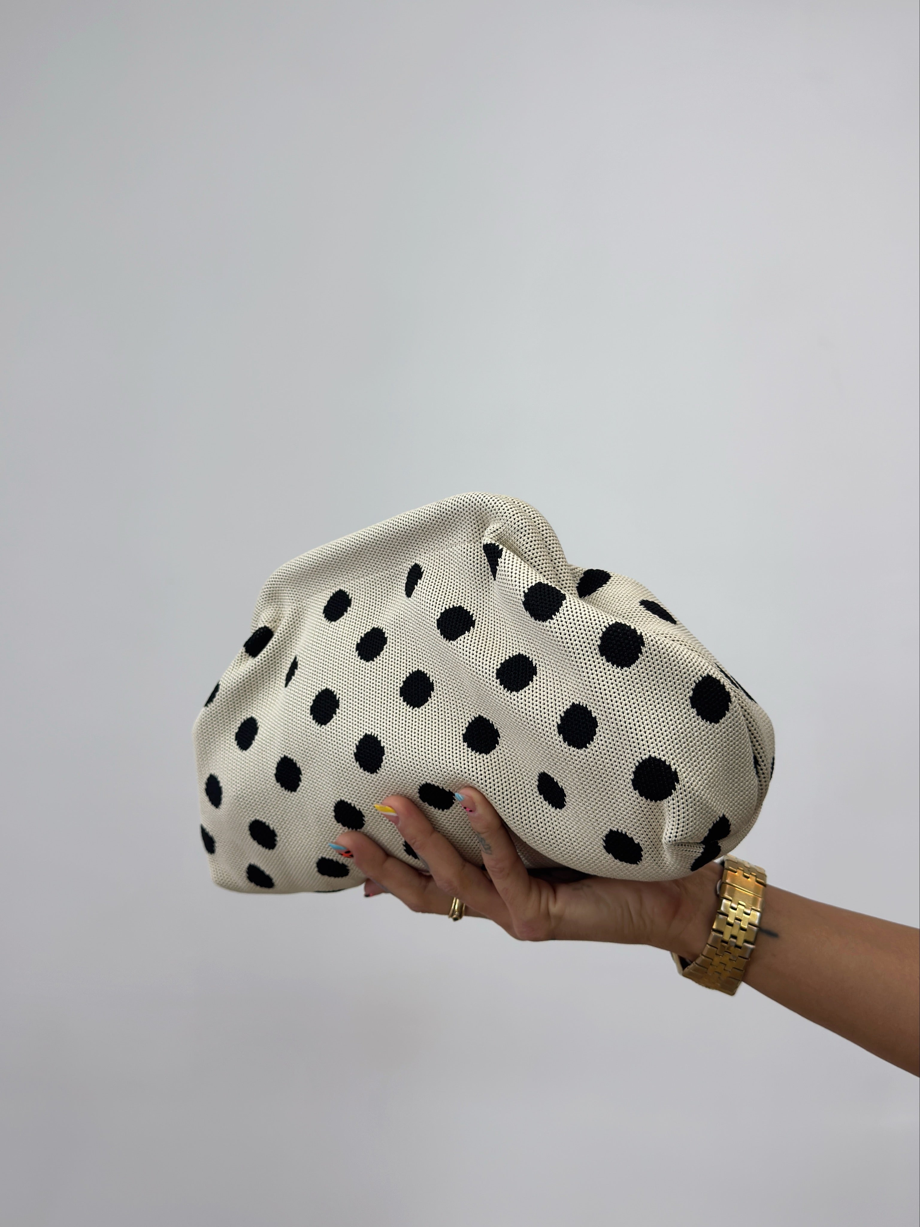 CLUTCH POLKA DOTS