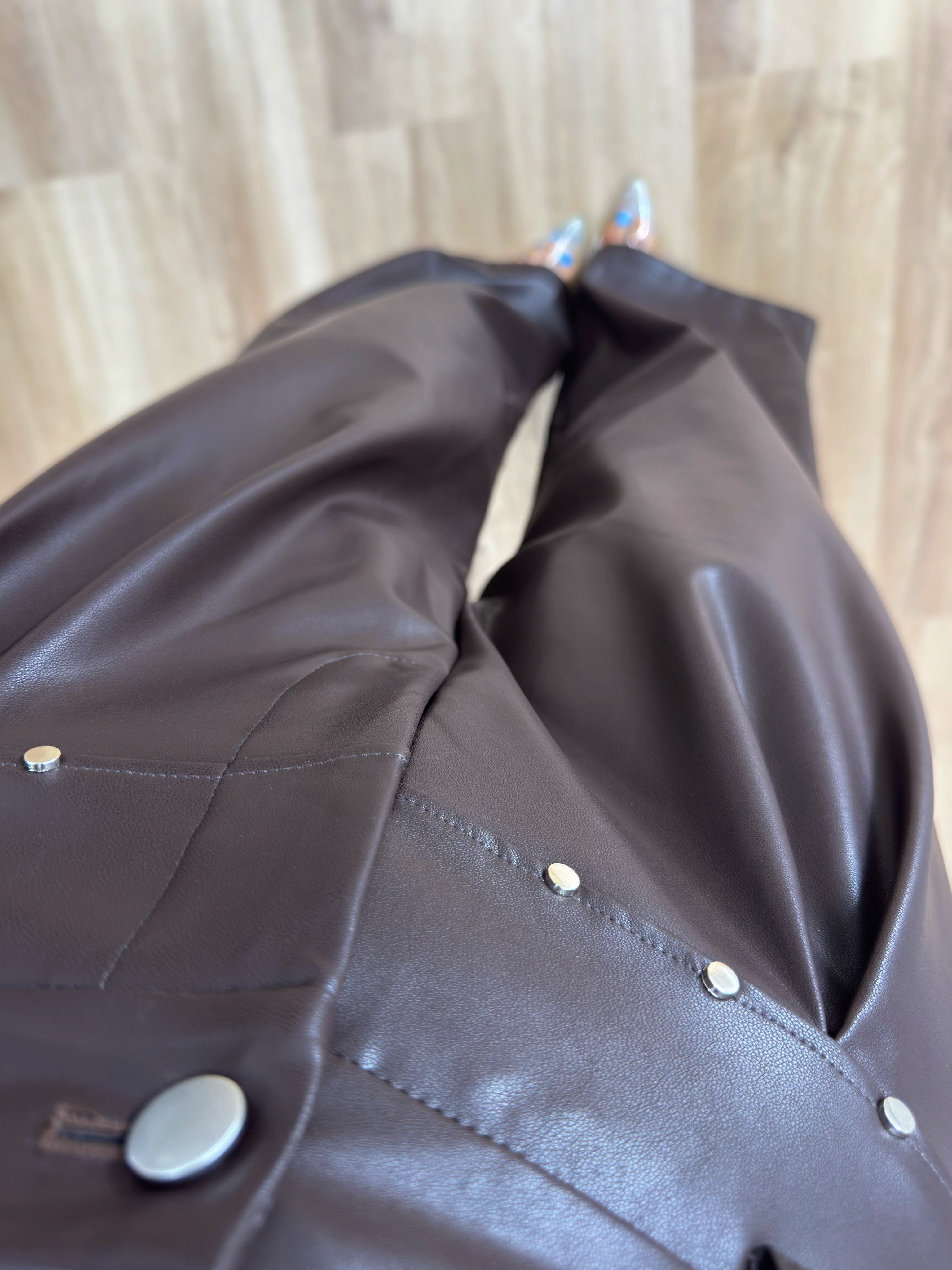 PANTALÓN PREMIUM POLI TACHAS BROWN