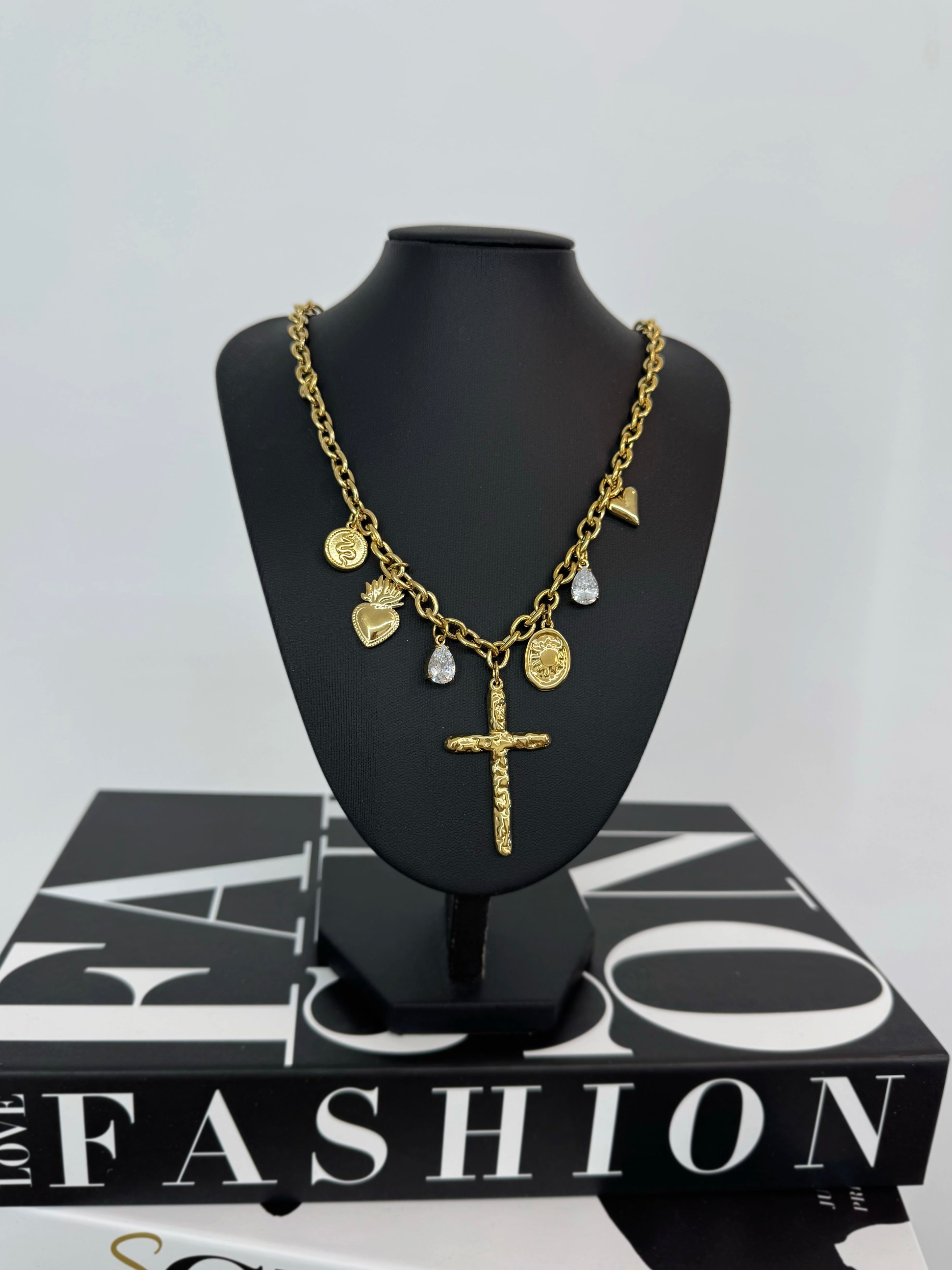 COLLAR DIAMOND CROSS