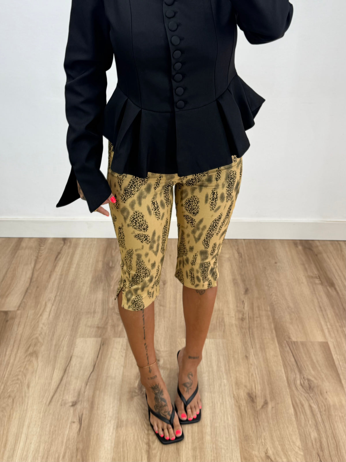 PANTALÓN CAPRI LEO