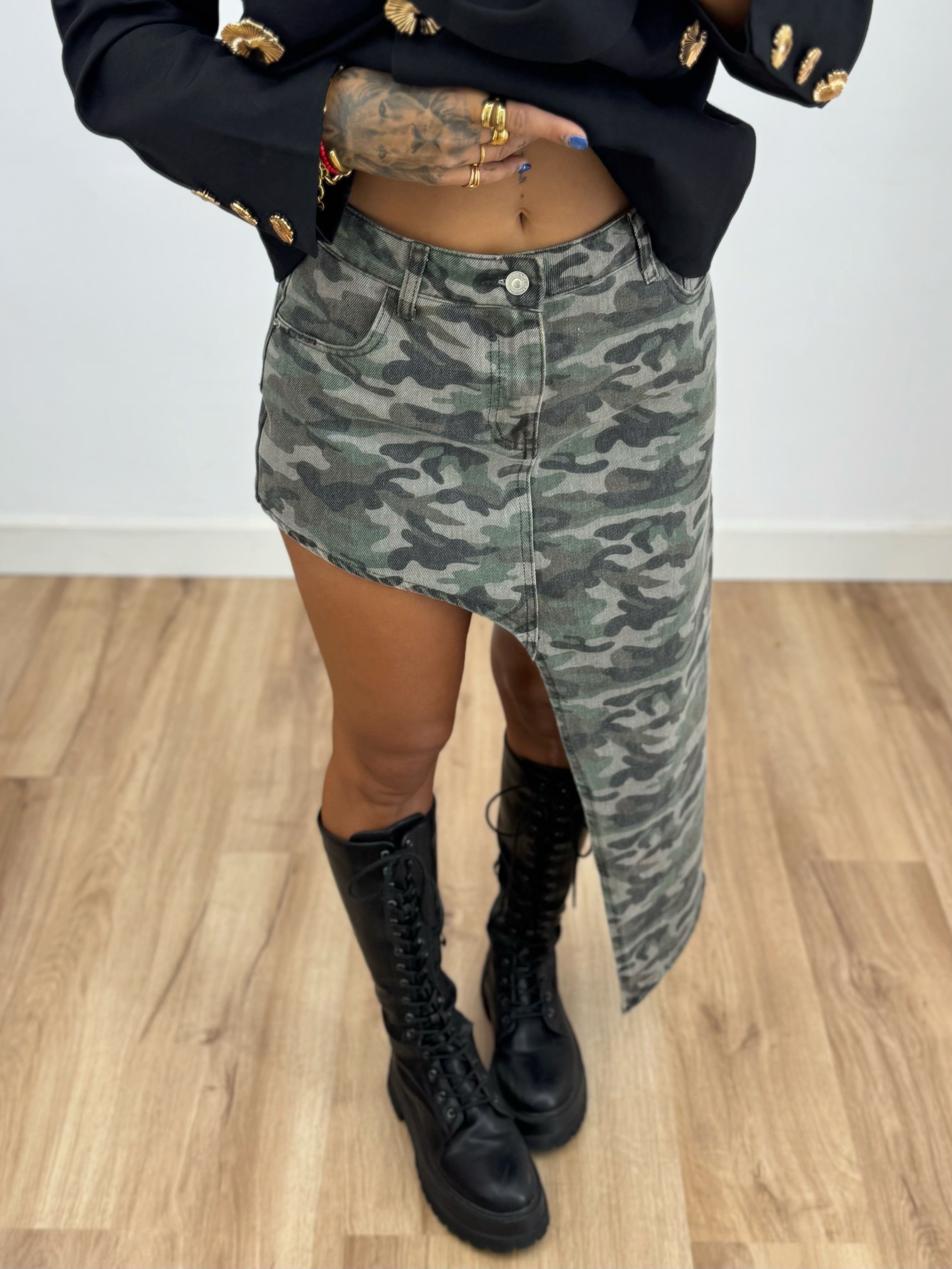 FALDA ASIMETRICA DENIM CAMO