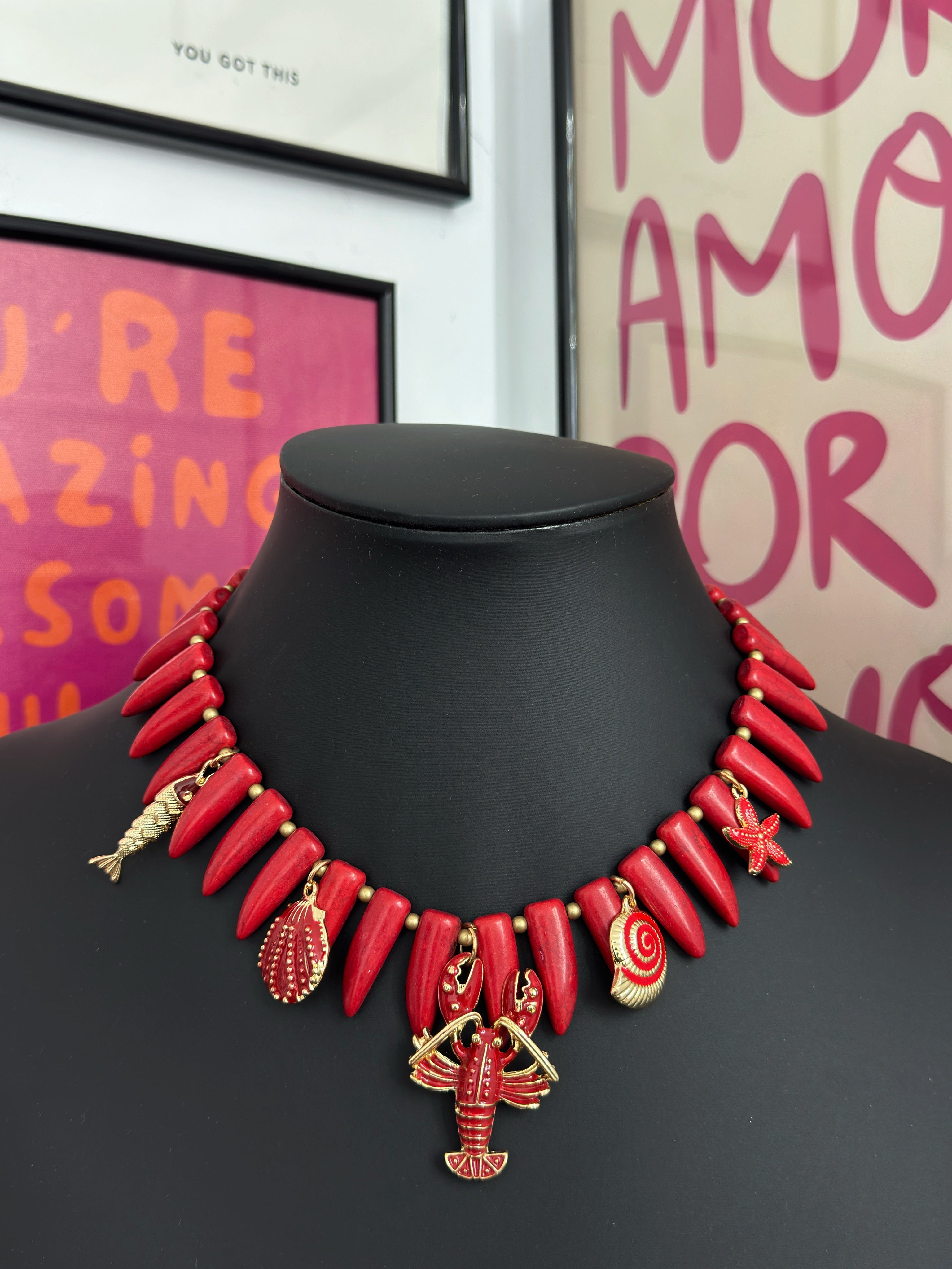 COLLAR TUSK LOBSTER
