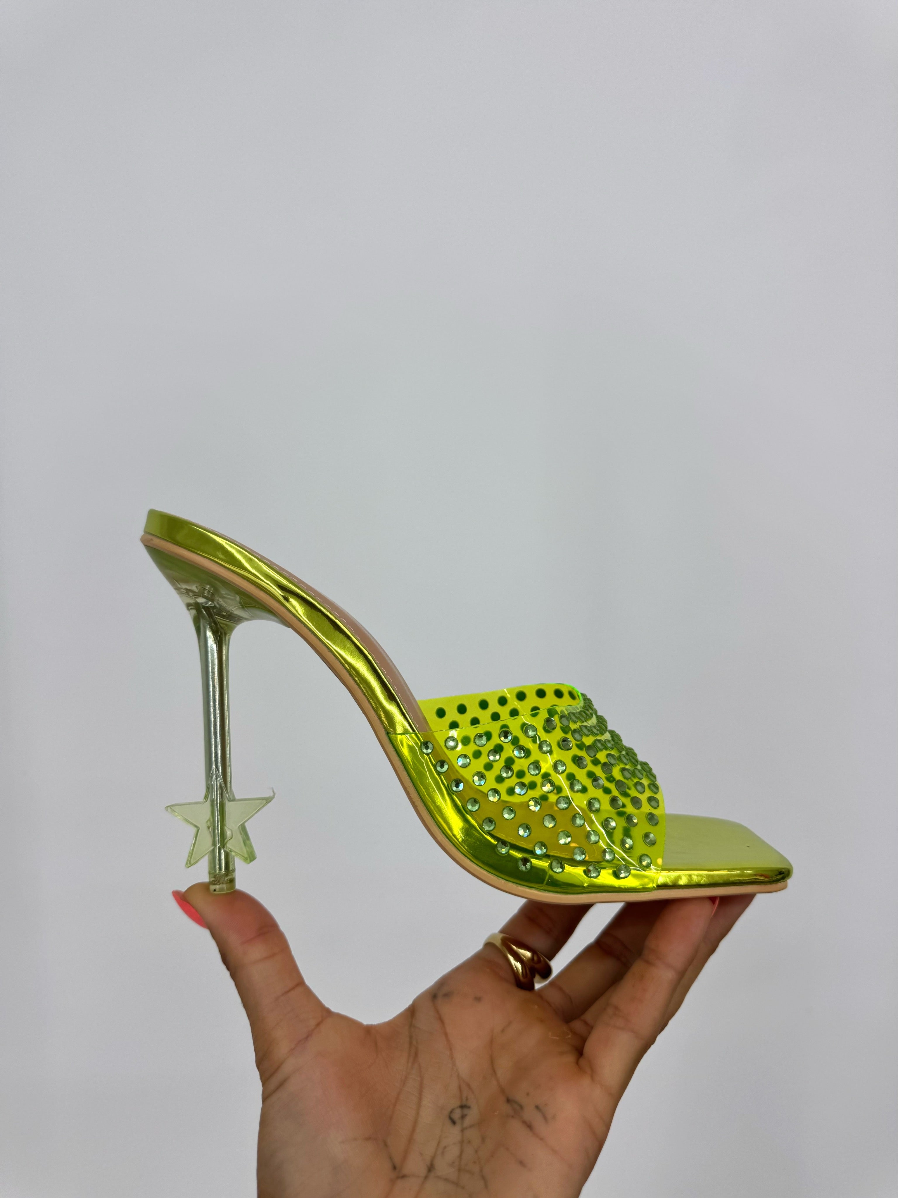 MULES TACÓN FLÚOR STRASS