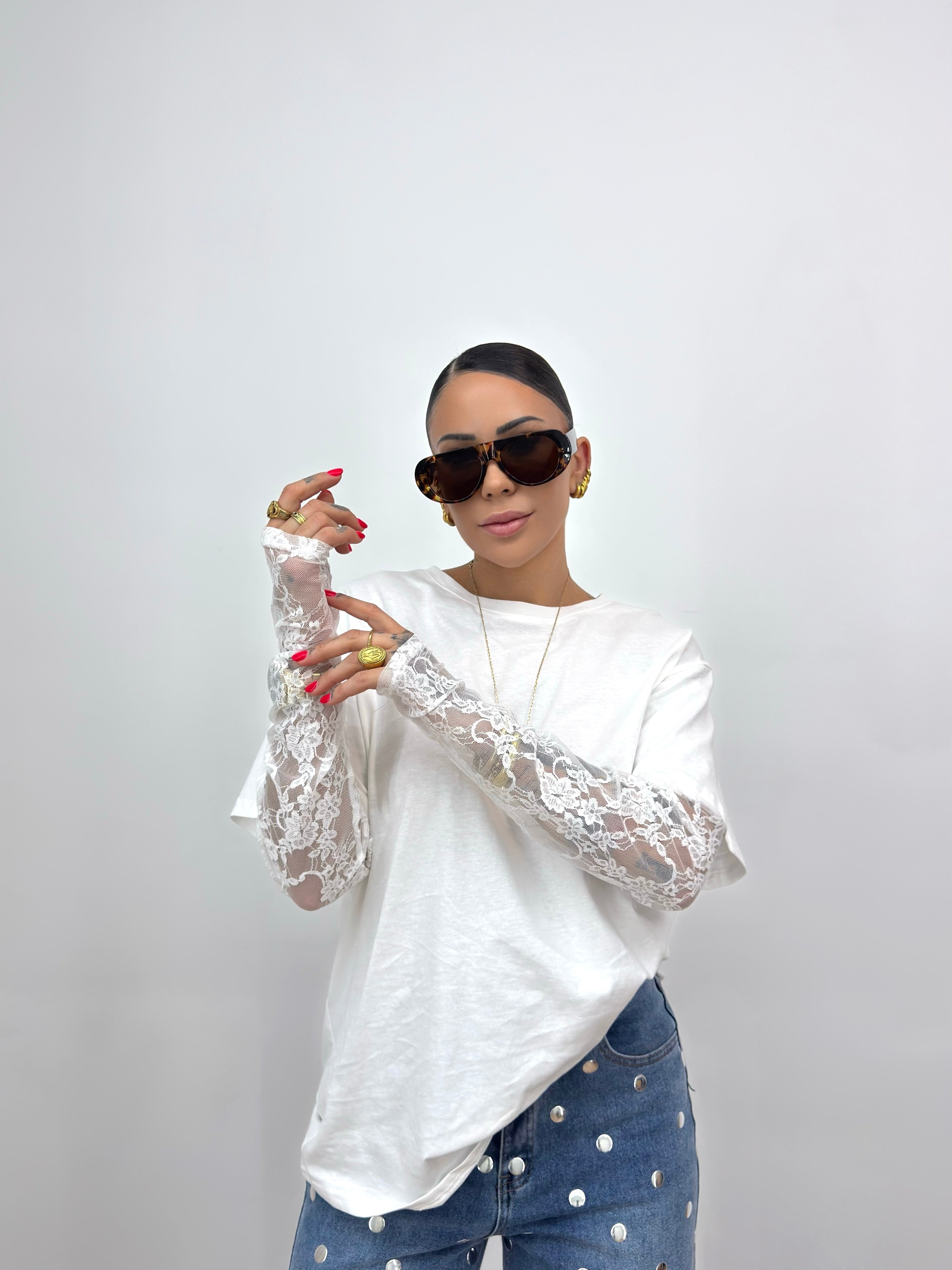 CAMISETA OVER WHITE BLONDA