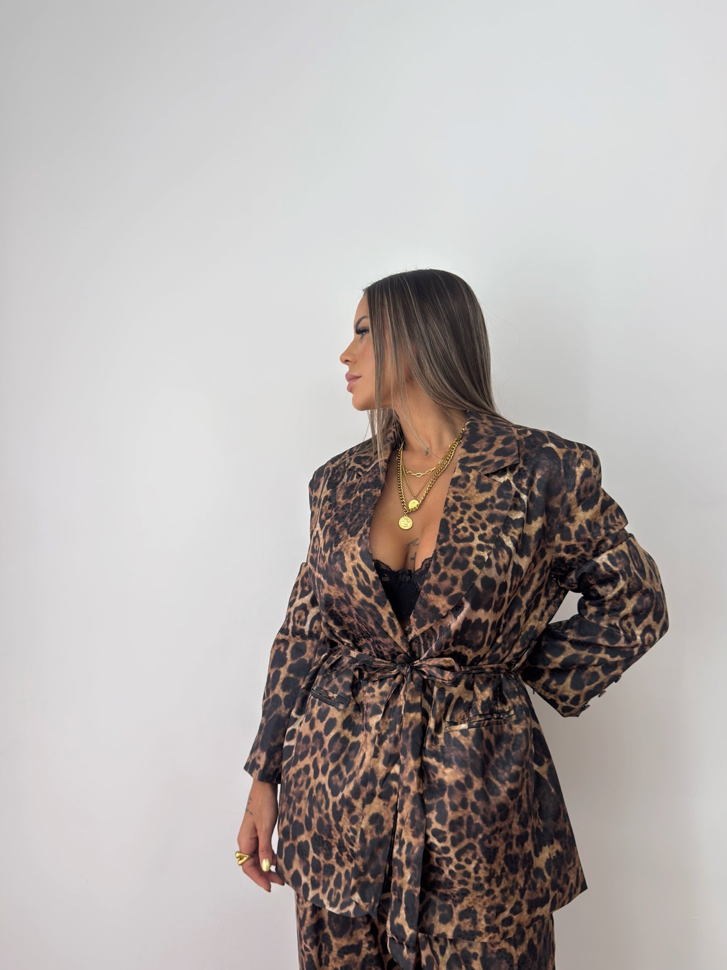 TRAJE PREMIUM LEO TYPE