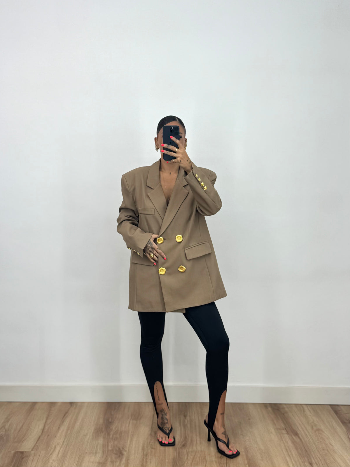 BLAZER OVER BUCKLE