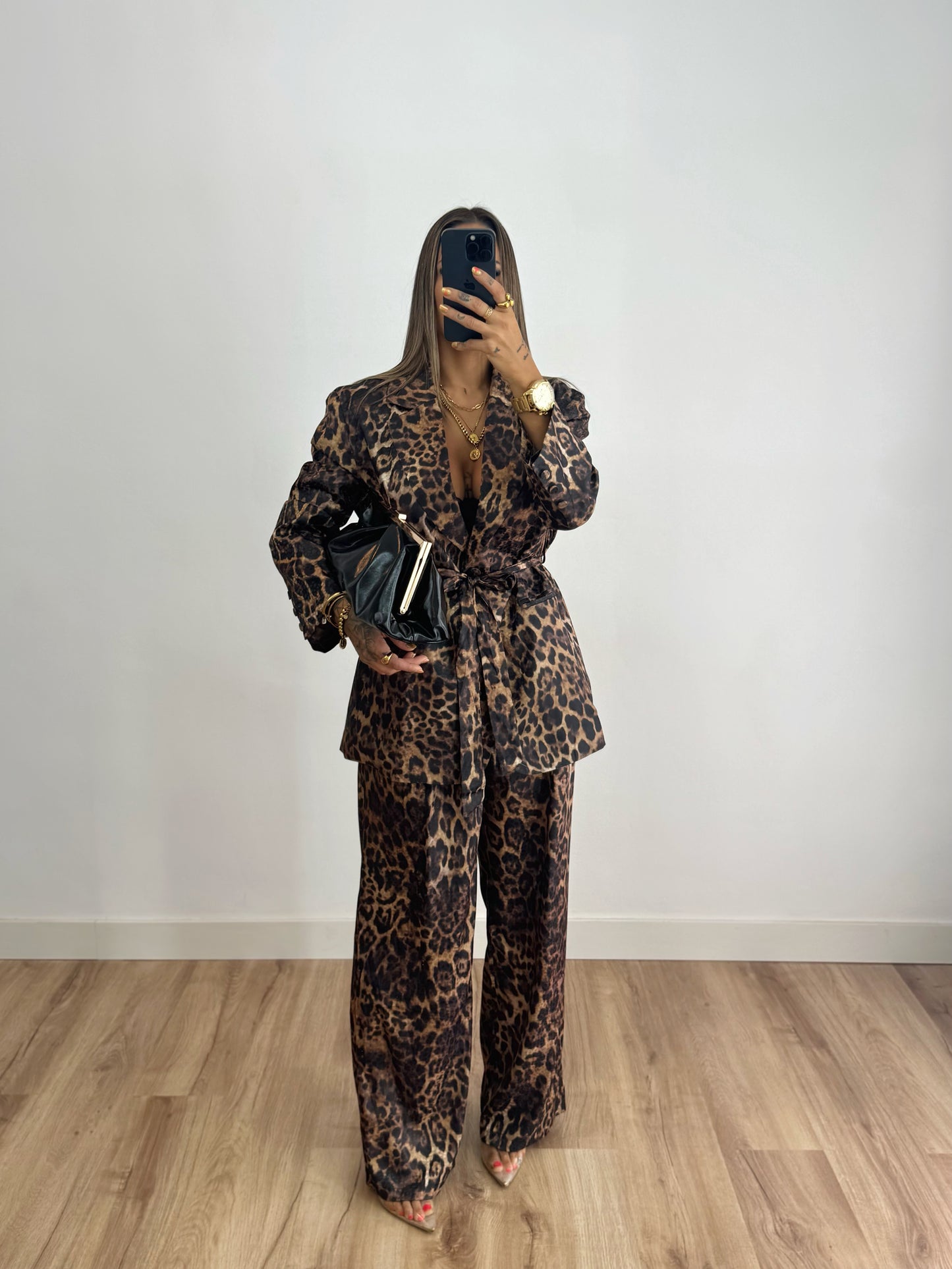TRAJE PREMIUM LEO TYPE