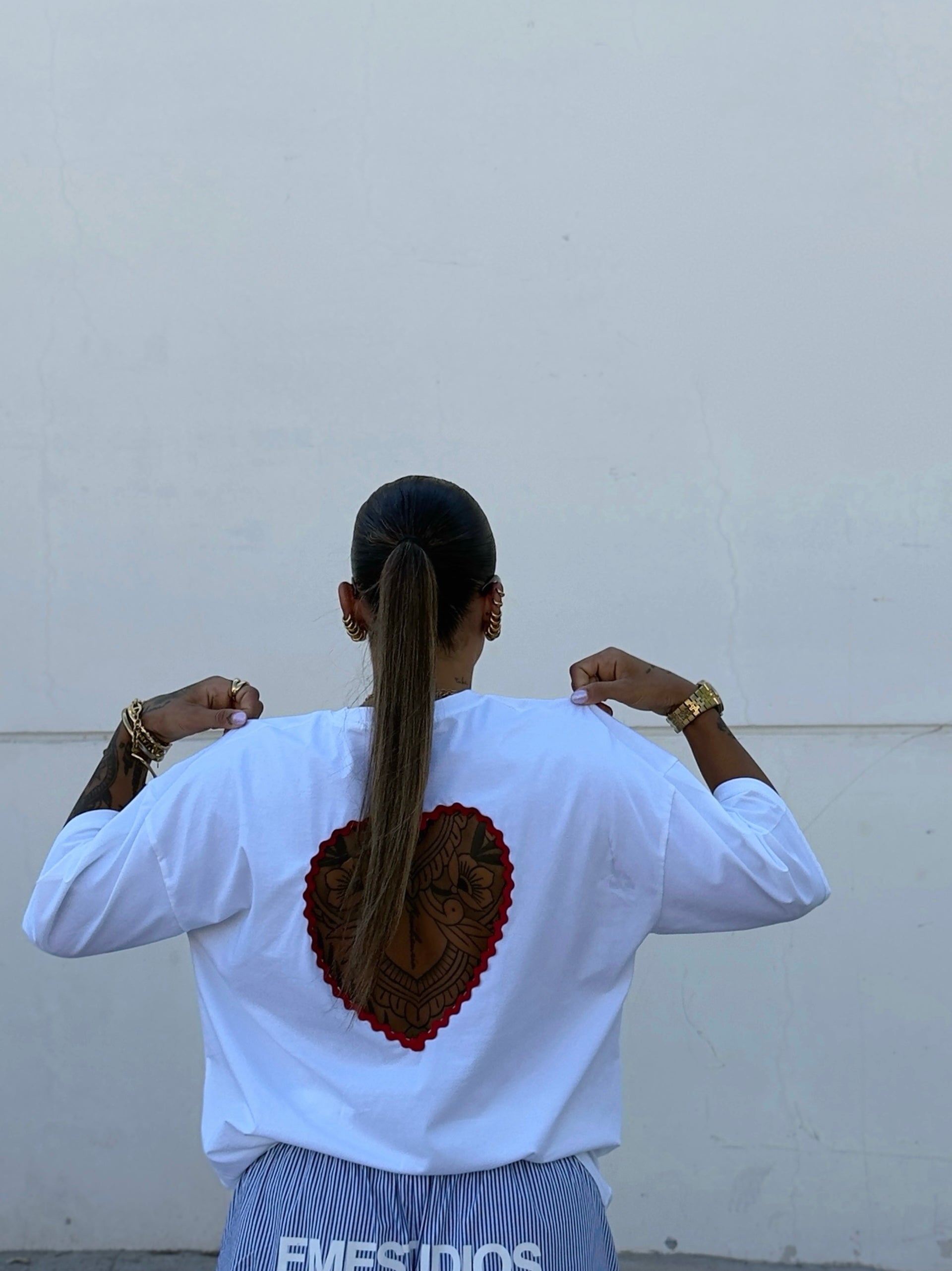 CAMISETA OVER PREMIUM BACK HEART WHITE