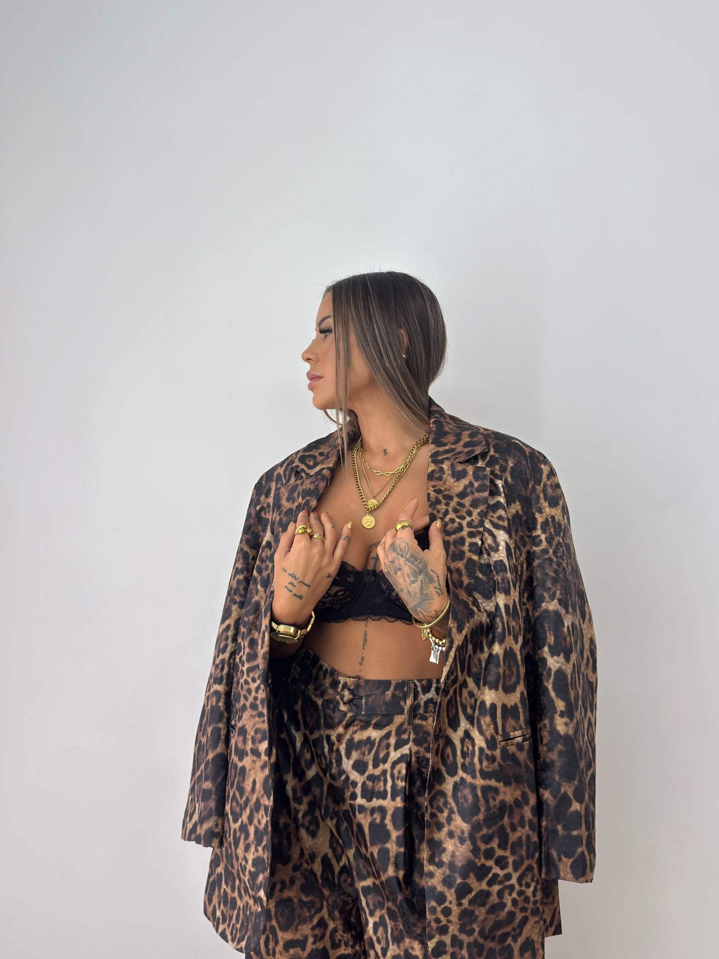 TRAJE PREMIUM LEO TYPE