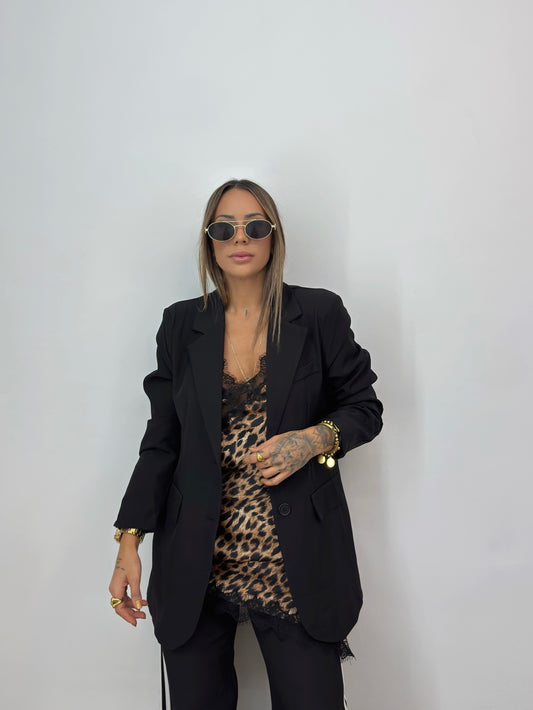 BLAZER OVER BLACK