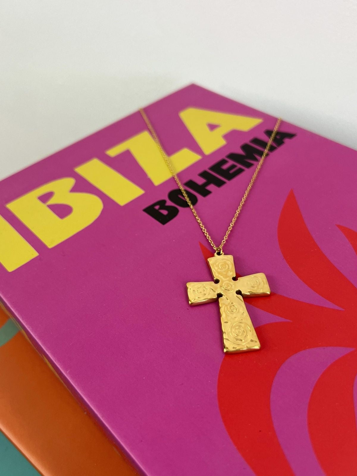 COLLAR CROSS ROUS